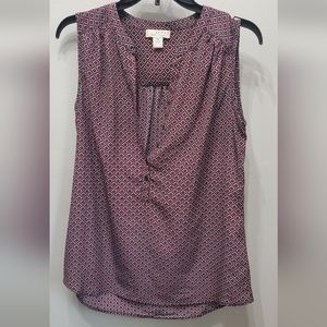 RETRO PRINT SLEEVELESS V-NECK WITH BUTTONS SILKY BLOUSE.